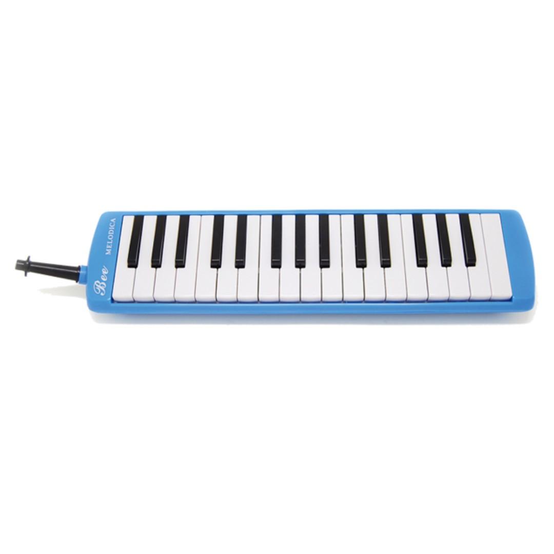 Bee -32note Melodica w/Case (Bee32K), Hobbies & Toys, Music & Media ...