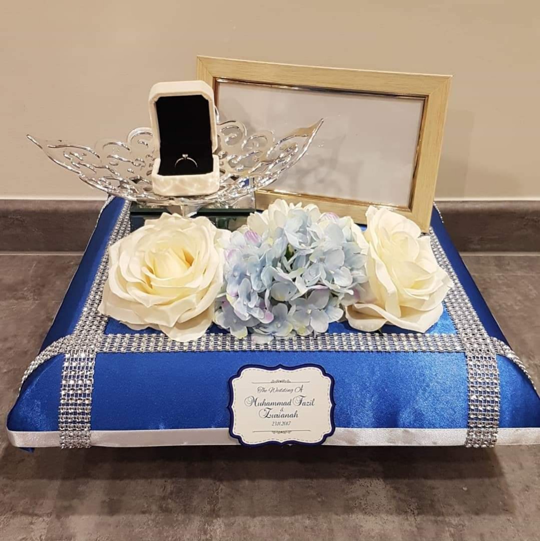 Dulang Hantaran Service Wedding Gift Trays Royal Blue White Hobbies Toys Stationery Craft Occasions Party Supplies On Carousell
