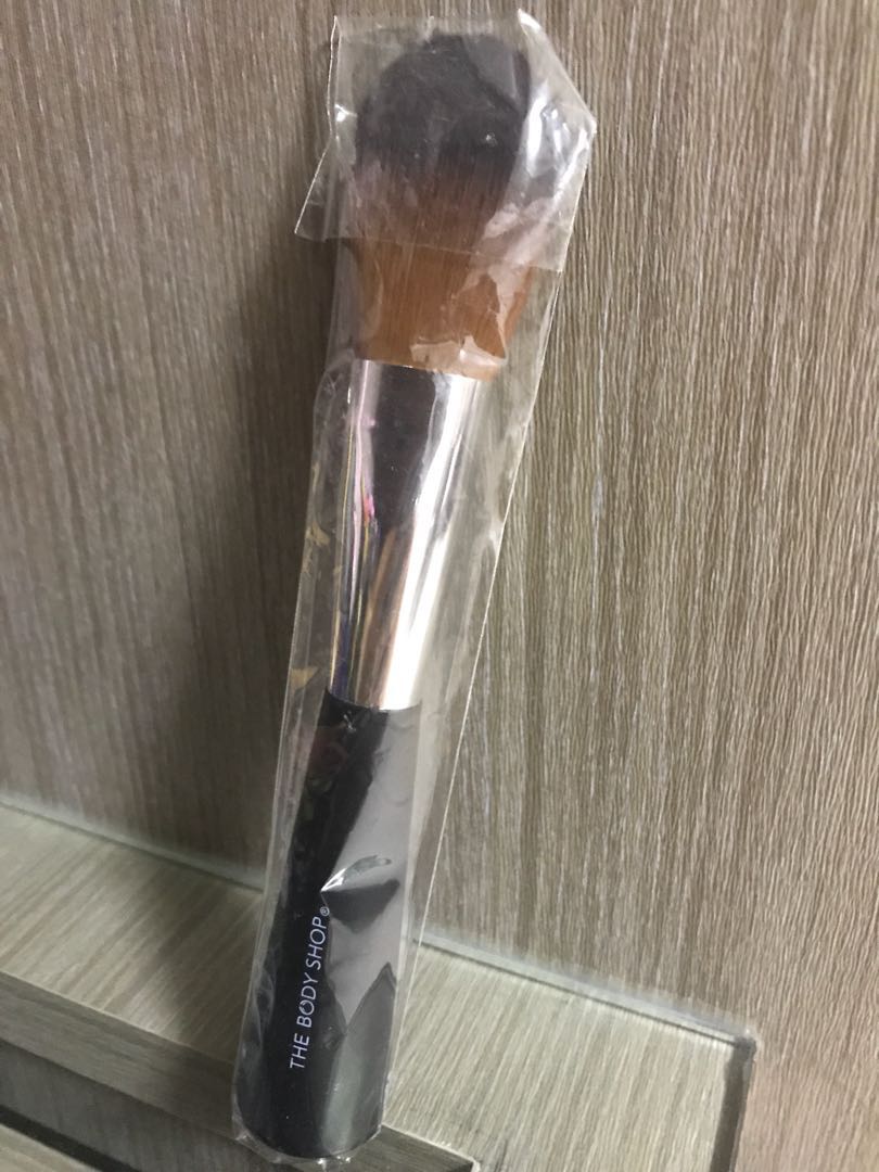 Face brush, Beauty & Personal Care, Face, Makeup on Carousell