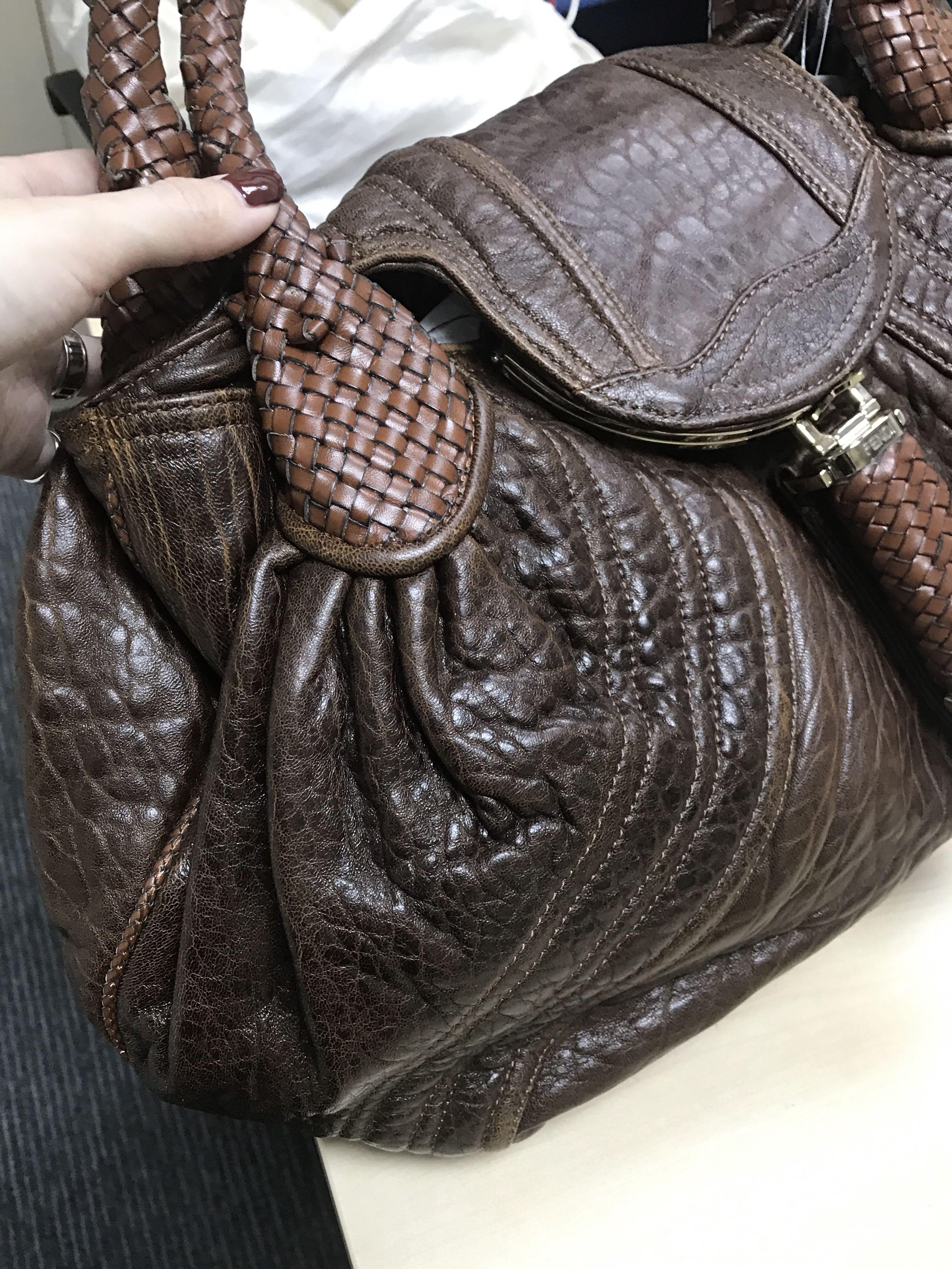 Fendi Spy Leather Handbag (SHG-37348) – LuxeDH