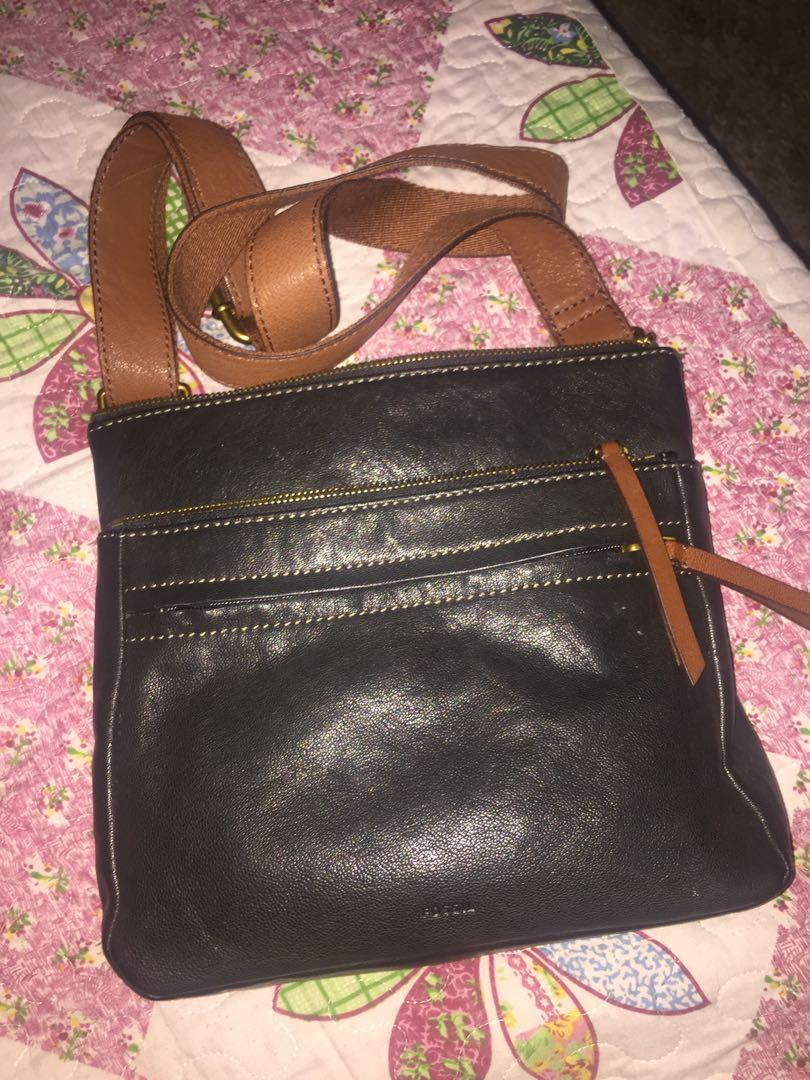 Fossil bag, Women's Fashion, Bags & Wallets, Purses & Pouches on Carousell