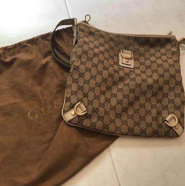 gucci sling bag cost