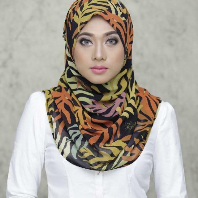 Hyat Hijab Daun Manis Muslimah Fashion Scarves On Carousell