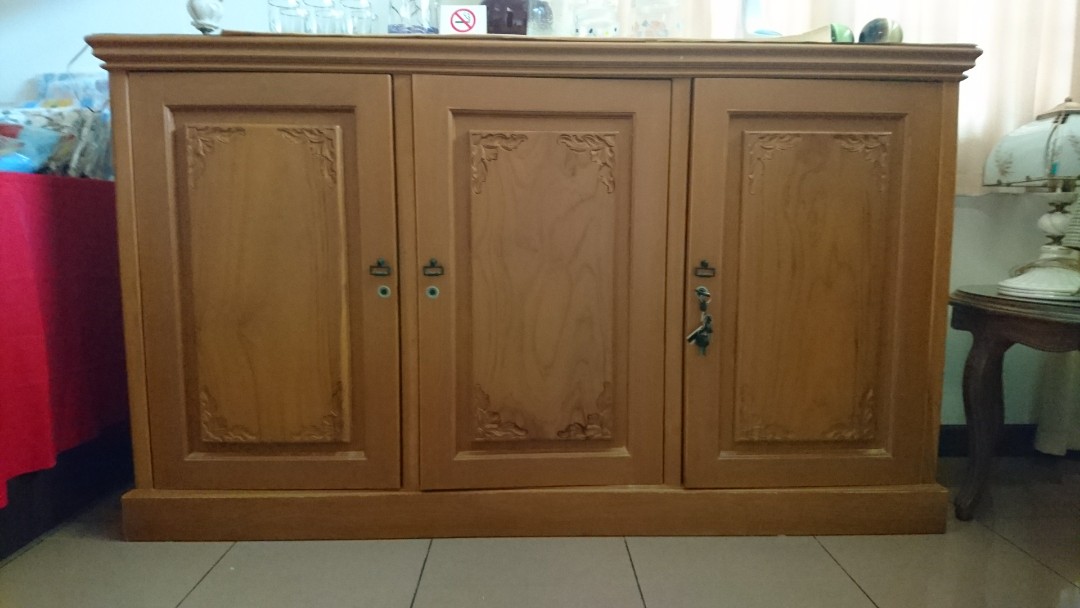 Jual Lemari  Hias  Transparan Home Furniture On Carousell 