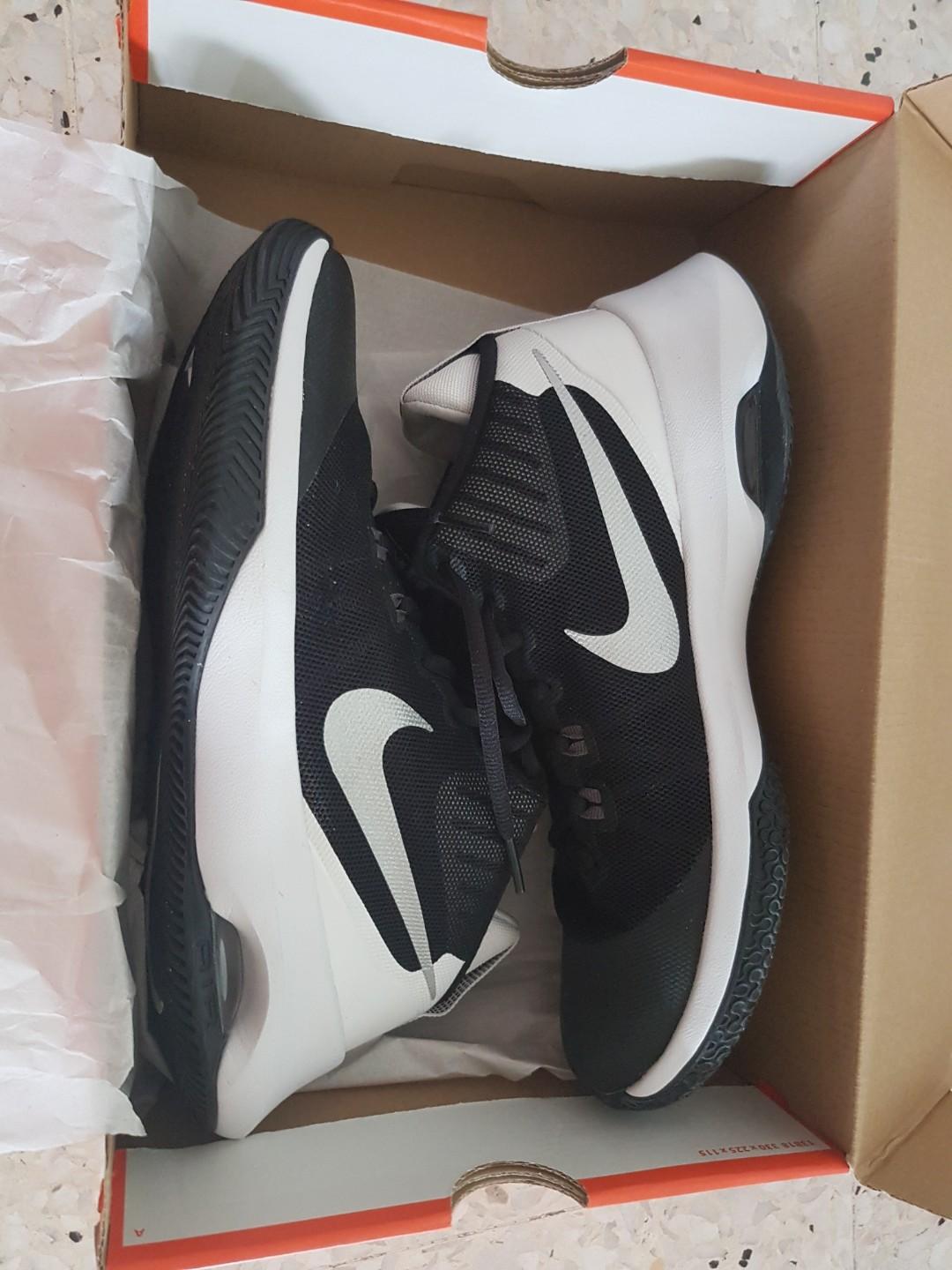 nike air versatile basketball shoes