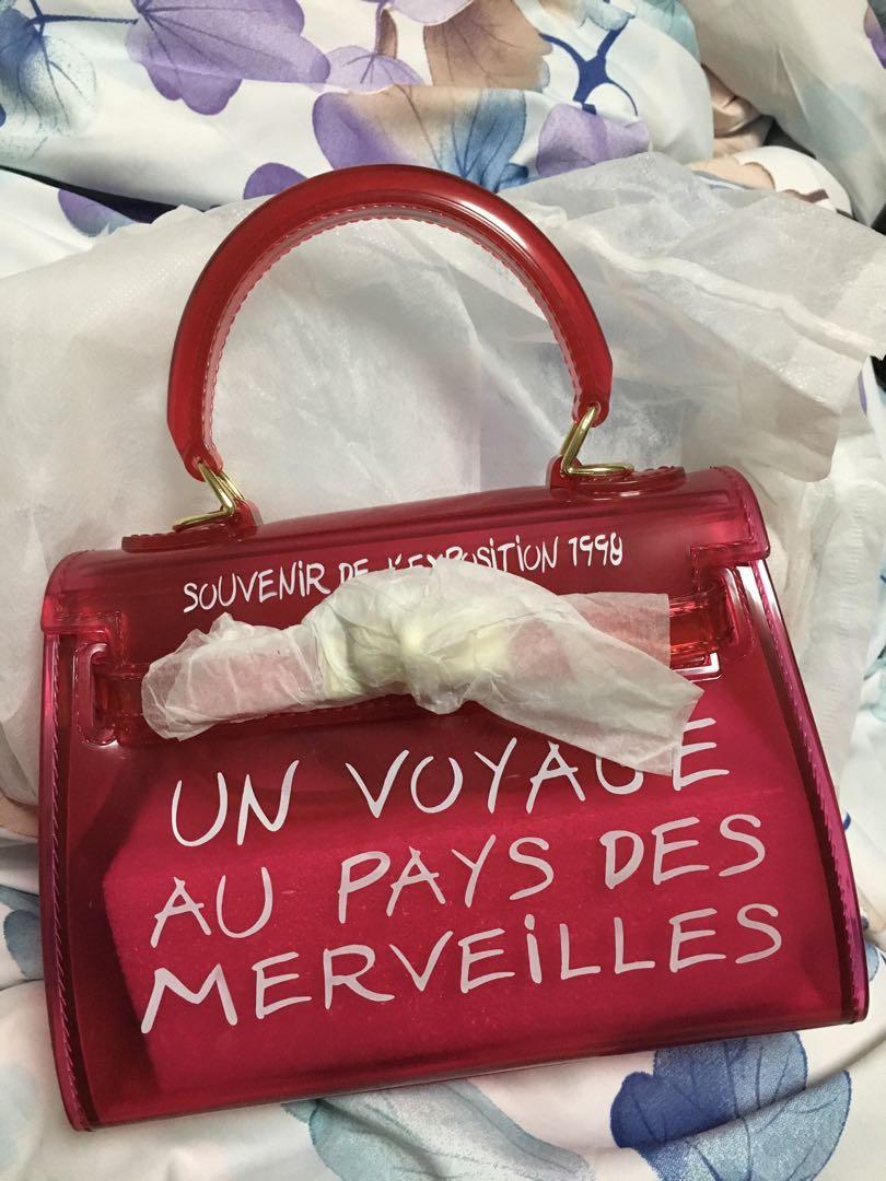Red un clearance voyage bag