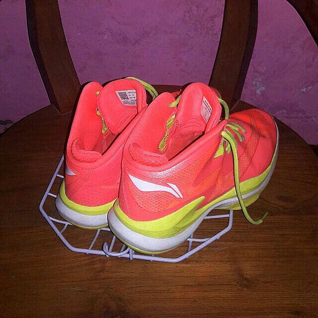 Sepatu Basket Lining Original Fesyen Pria Sepatu Sneakers Di Carousell