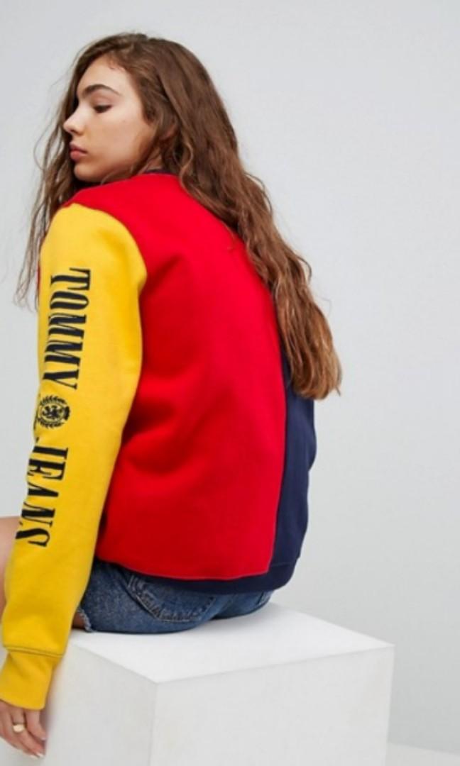 Tommy jeans 90s capsule best sale colourblock sweatshirt