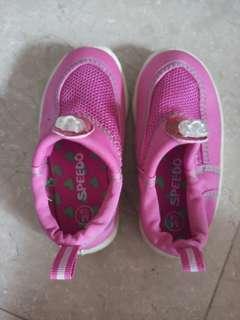 Kids Water Shoes (size 7-8)