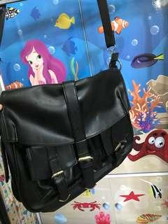 Tas Hitam