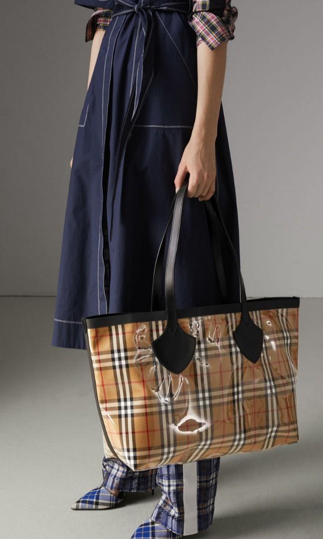 burberry medium giant tote