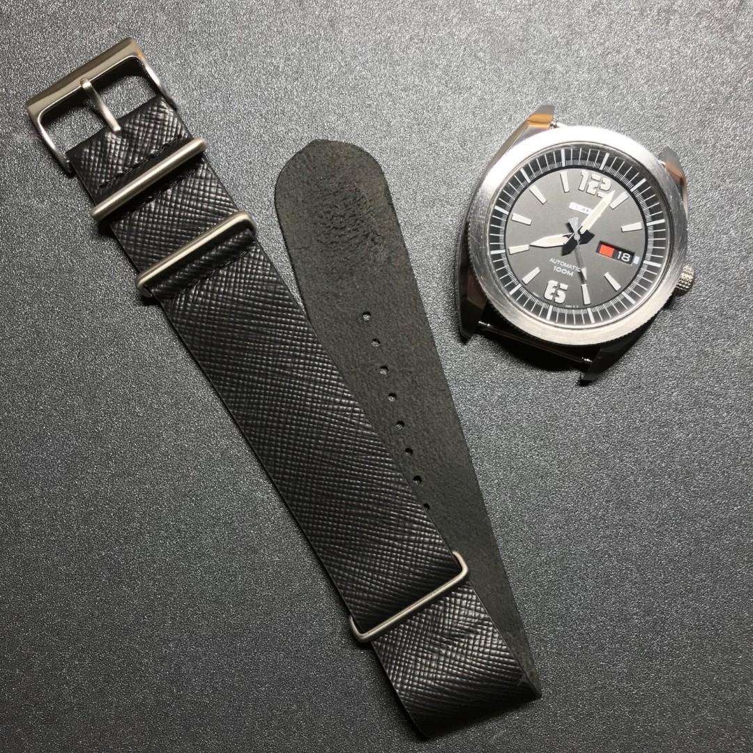 Fossil nato store