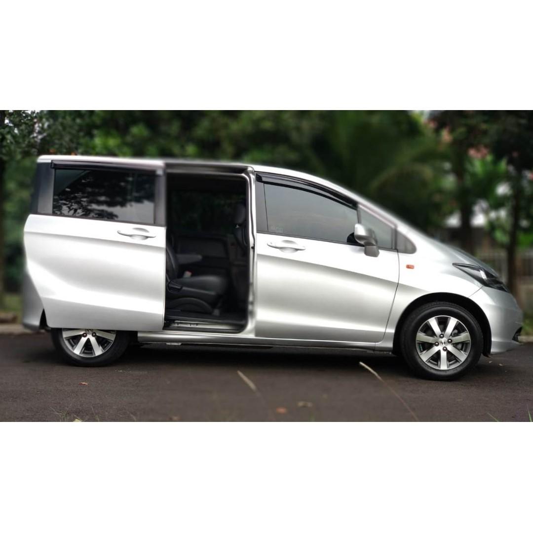 Honda Freed PSD AT 2009 Silver DP 17 Honda Freed PSD AT 2009 Silver DP 17