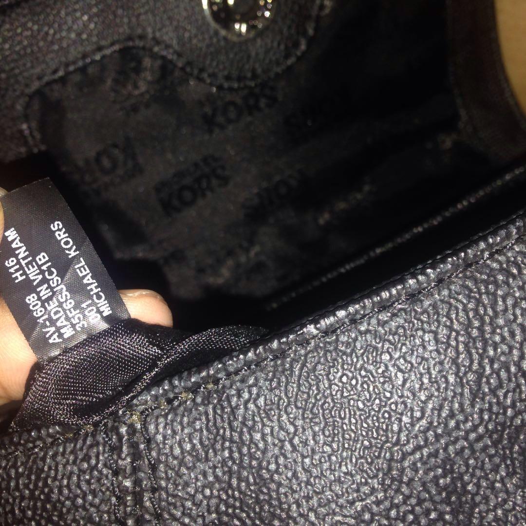 Michael kors original mini sling bag, Fesyen Wanita, Tas & Dompet di  Carousell