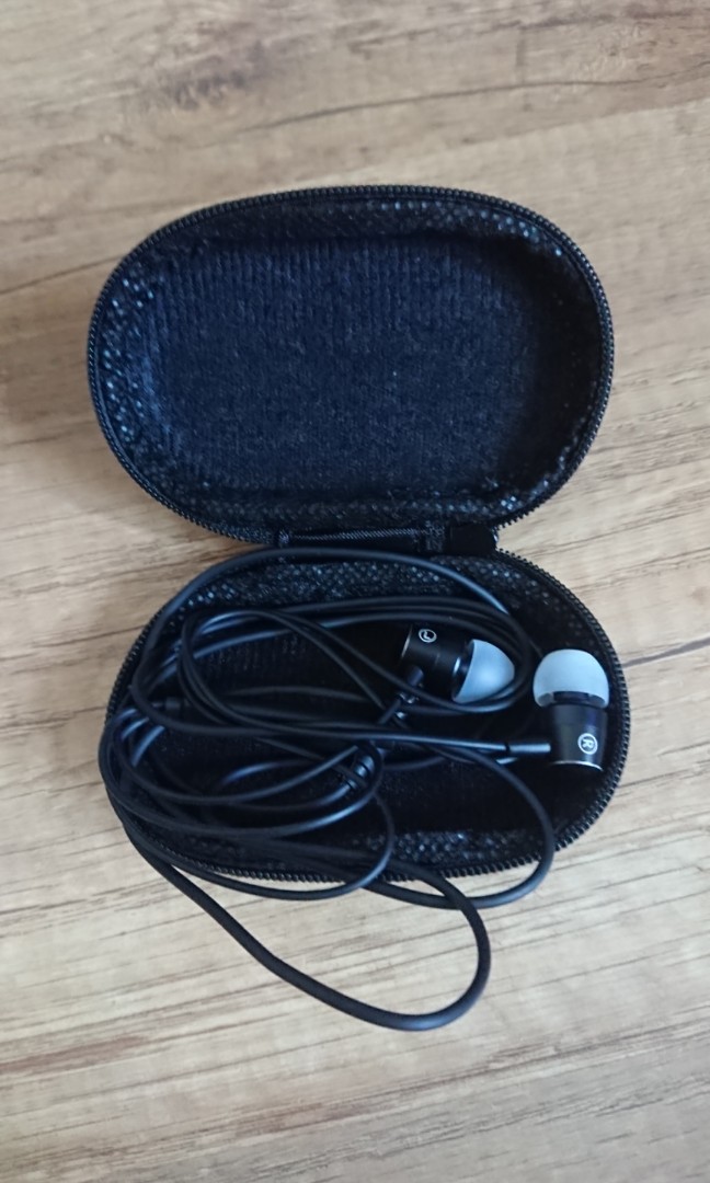 miniso lightning earphones