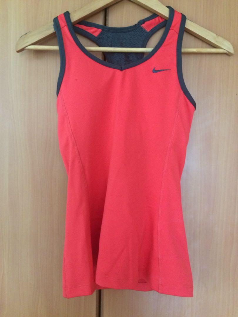 mens nike sports top