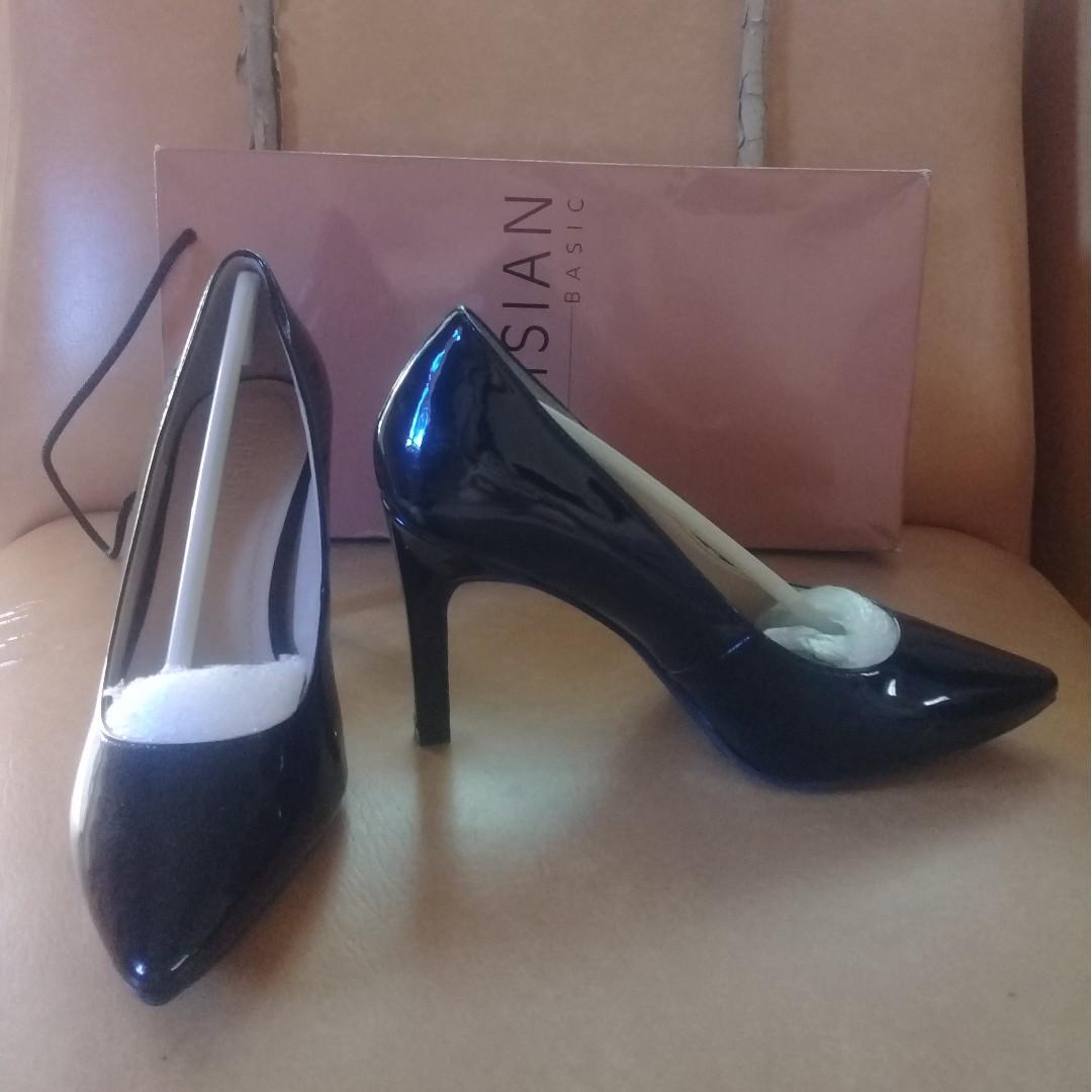 Parisian Black Heels (Category: Heels) located in Cebu City. Submitted by roxyyap (Listing ID 200361490, Image 1). Description: USED ONLY ONCE #1212declutter.