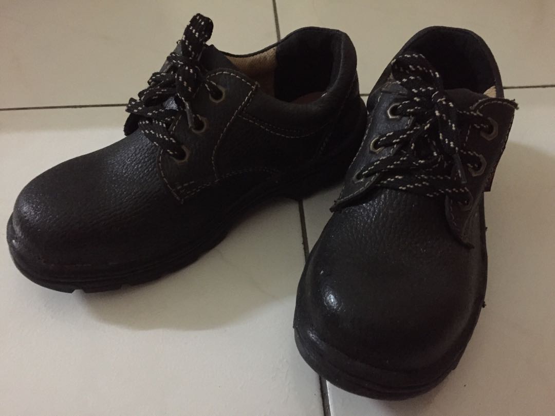 safety shoes female