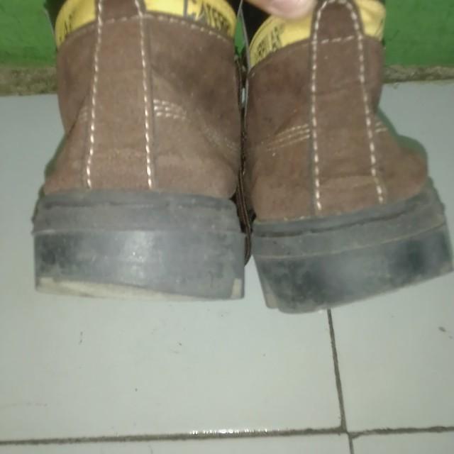 Sepatu Caterpillar Kw Fesyen Pria Sepatu Sneakers Di Carousell