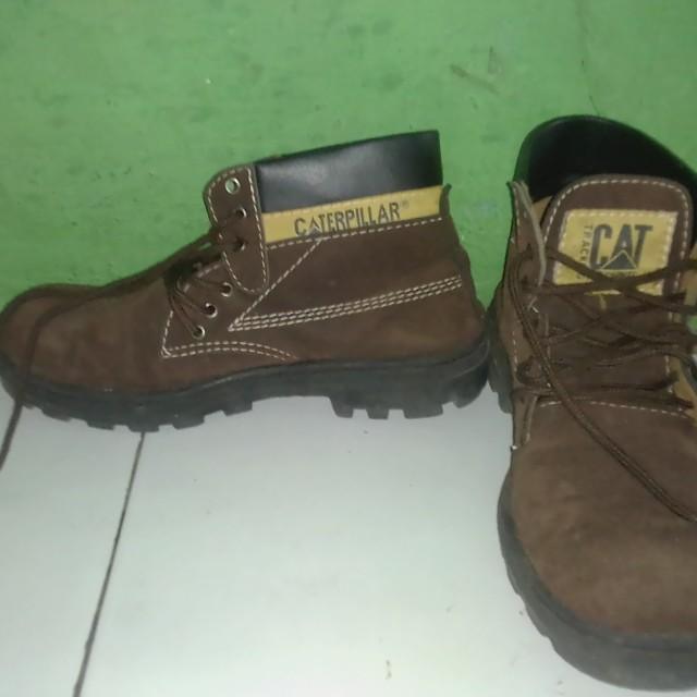 Sepatu Caterpillar Kw Fesyen Pria Sepatu Sneakers Di Carousell