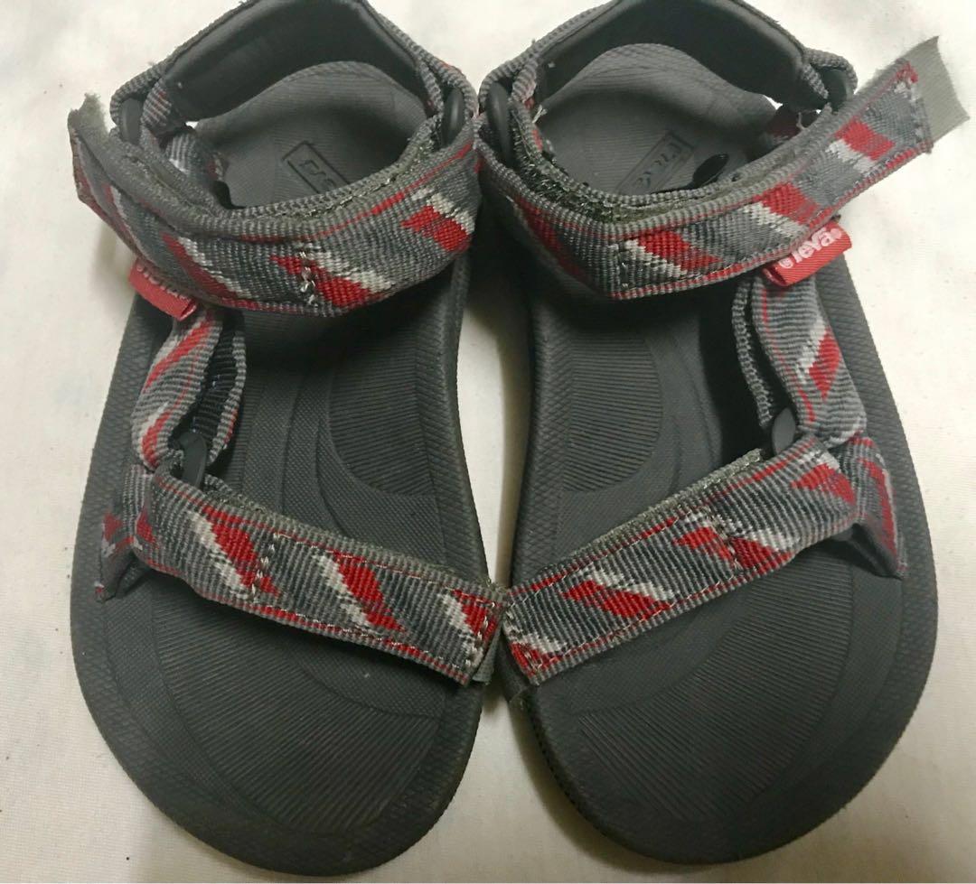 baby tevas