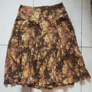 Plus Size Zara floral skirt
