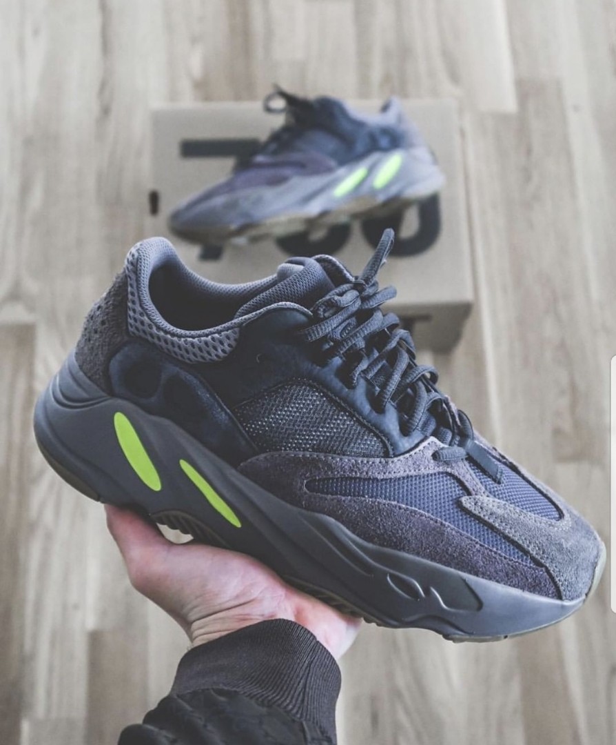 Adidas Yeezy 700 Mauve, Men's Fashion, Footwear, Sneakers on Carousell