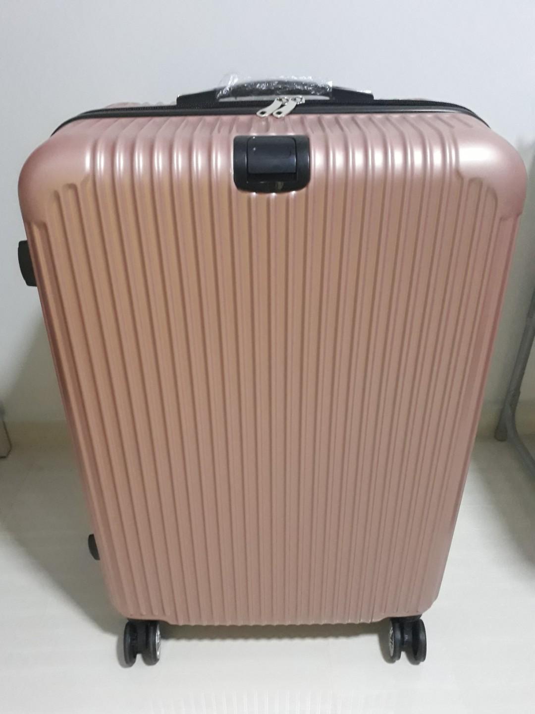 28in luggage