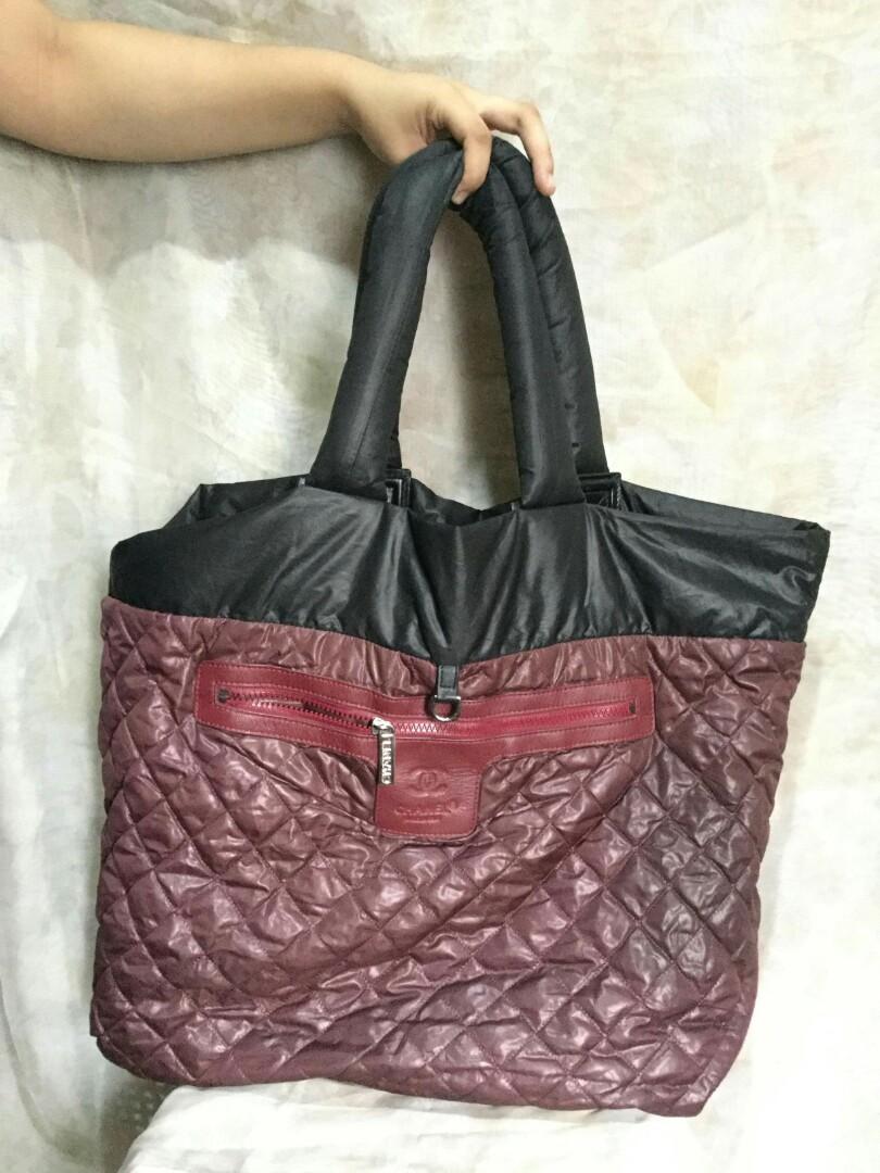 CHANEL COCO COCOON jumbo reversible black/burgundy (Category: Cross-body Bags) located in Manila. Submitted by 168_luck (Listing ID 200466032, Image 1). Description: chanel coco cocoon reversible nylon and lambskin leather jumbo shopping bag. some rubbing on the embossed "C" border. in very good used condition. pre-owned not from ukay please see pics for self authentication and appreciation. holo sticker intact. FREE SHIPPING ***NOT CLAIMING AUTH