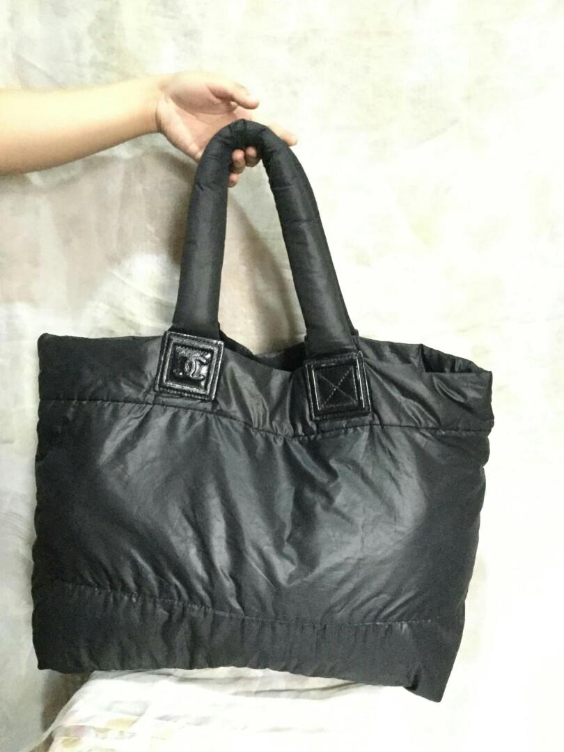 CHANEL COCO COCOON jumbo reversible black/burgundy (Category: Cross-body Bags) located in Manila. Submitted by 168_luck (Listing ID 200466032, Image 3). Description: chanel coco cocoon reversible nylon and lambskin leather jumbo shopping bag. some rubbing on the embossed "C" border. in very good used condition. pre-owned not from ukay please see pics for self authentication and appreciation. holo sticker intact. FREE SHIPPING ***NOT CLAIMING AUTH