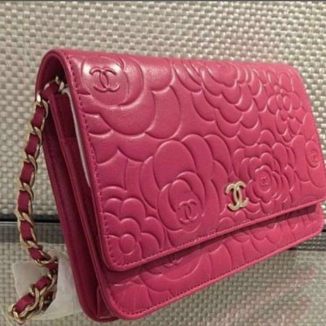 chanel woc camellia bag