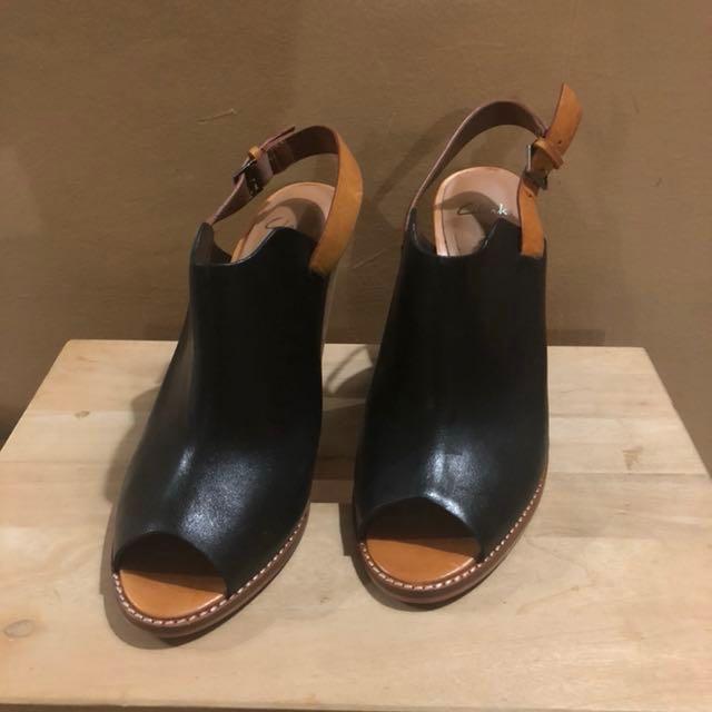clarks peep toe shoes