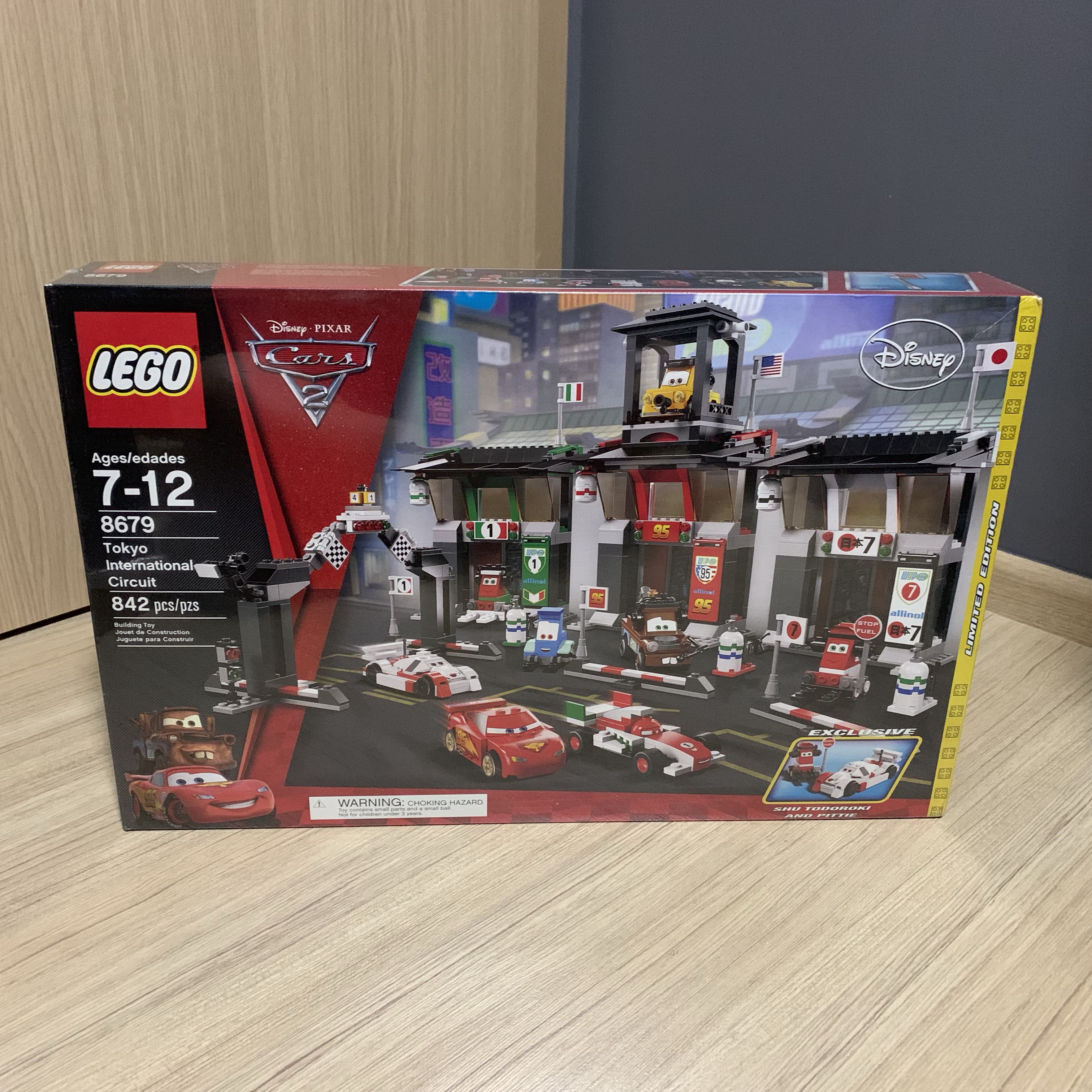 Lego 8679 Cars 2 Tokyo Circuit Rare and Retired Set