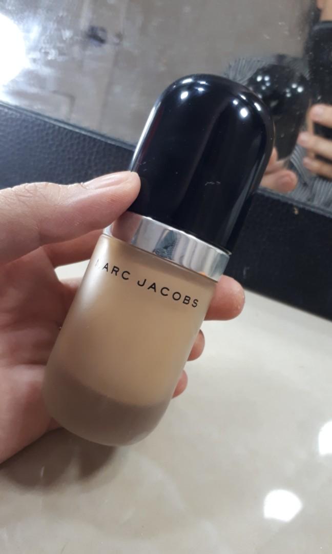 marc jacobs remarcable foundation 27 bisque neutral