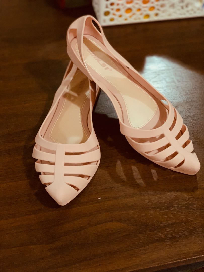 nude jelly shoes