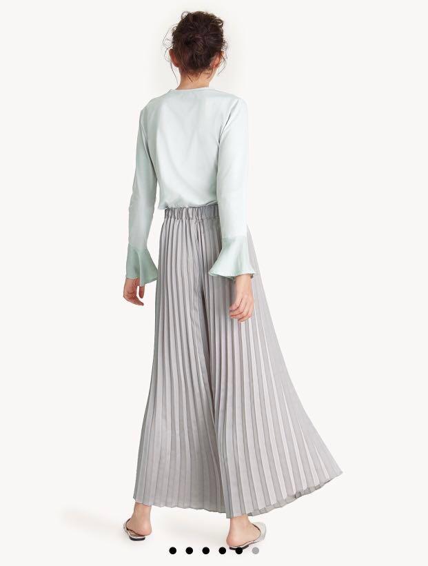 POMELO Pleated Wide Leg Satin Pants - Grey, Women's Fashion, Bottoms, Other  Bottoms on Carousell