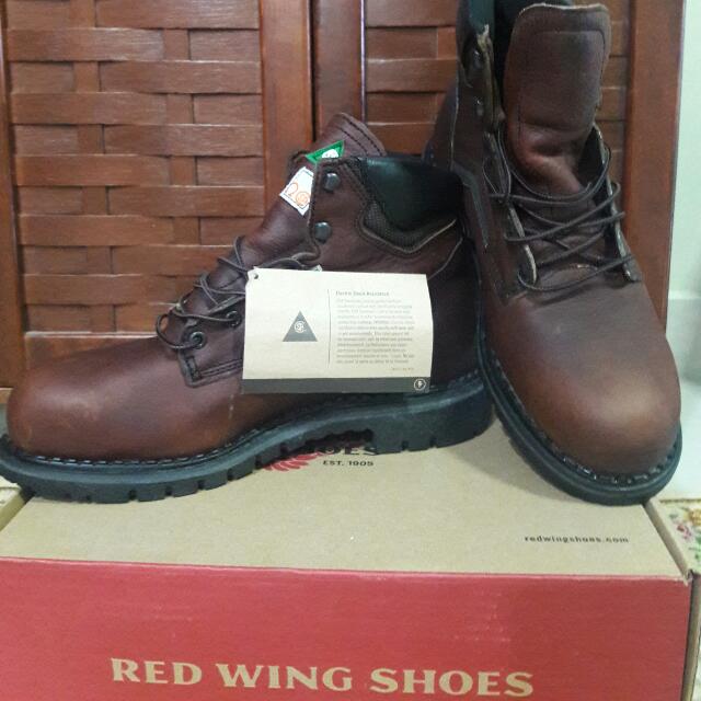 kasut safety red wing