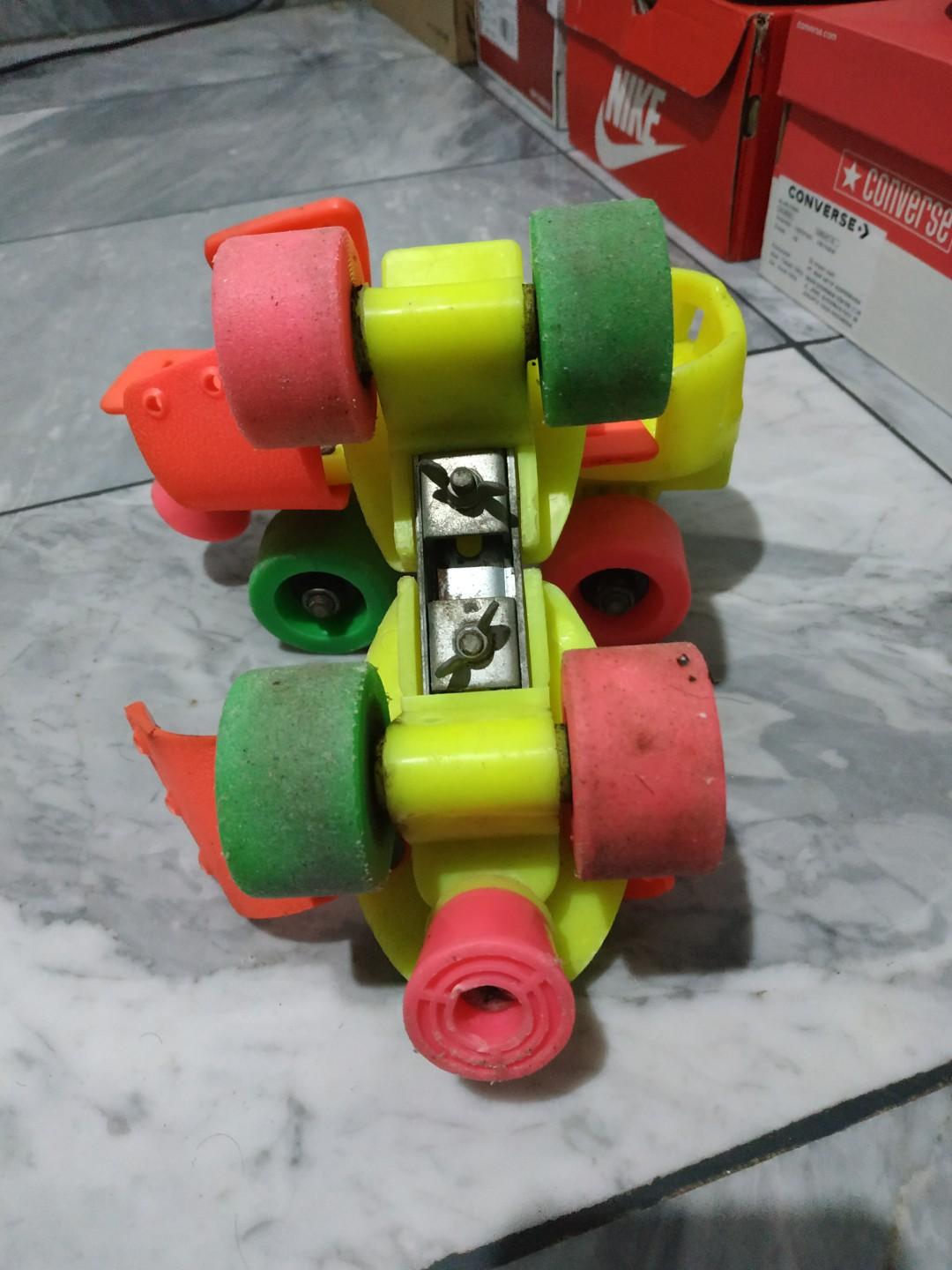 Sepatu Roda Jadul Toys Collectibles Mainan Di Carousell