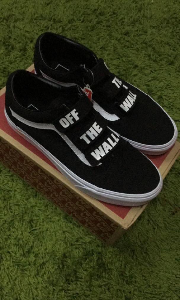 velcro off the wall, Men's Fashion, Footwear, Sneakers on Carousell