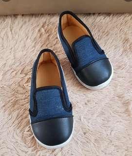 Sepatu boys