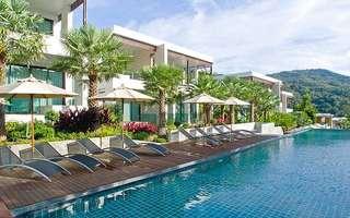 Wyndham Sea Pearl Resort Phuket 4D3N Deluxe Hotel Room for 2 guests with daily breakfast