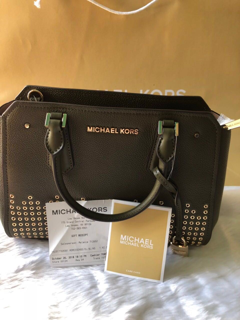 Michael kors cheap hayes medium messenger