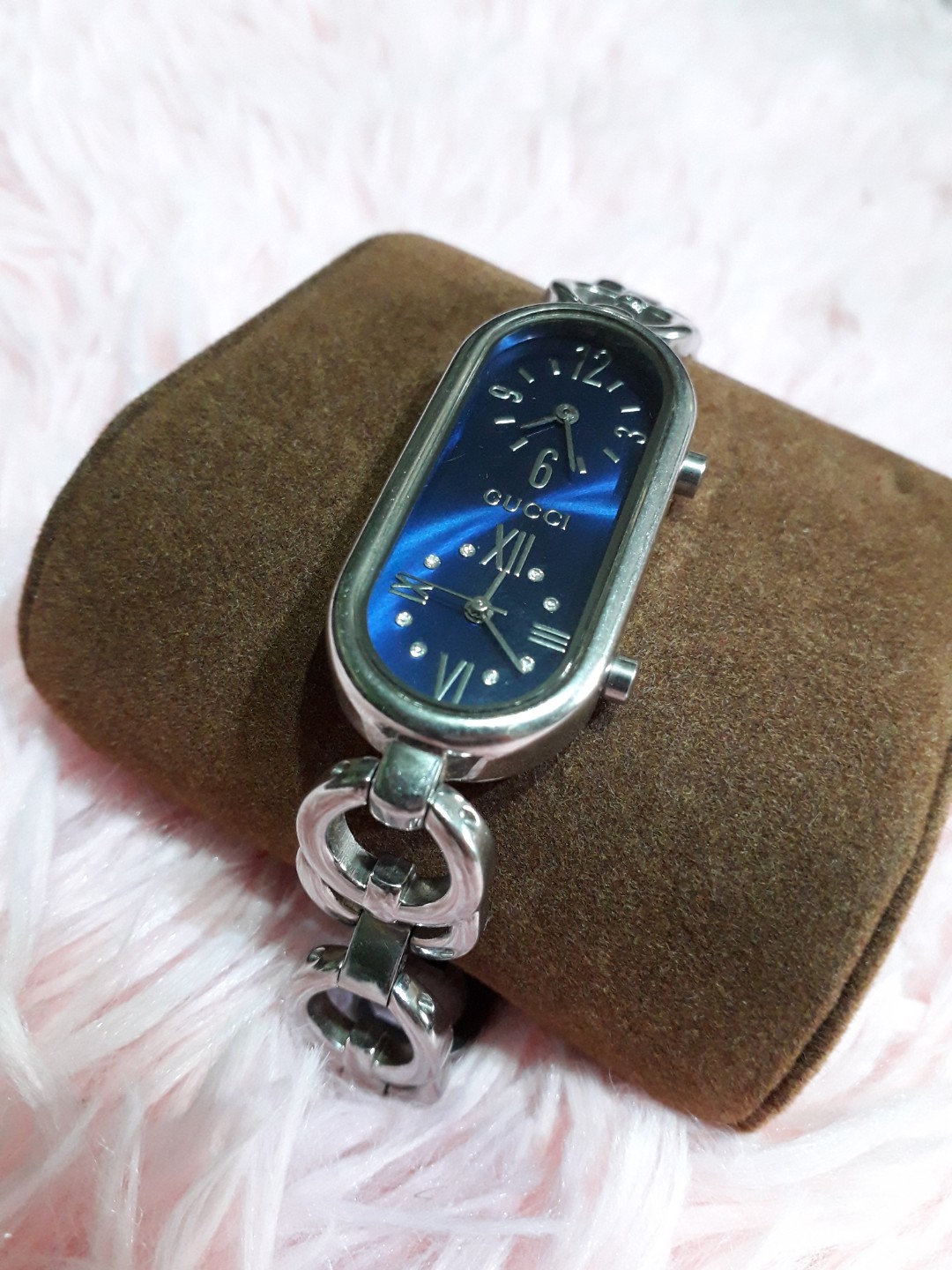 Gucci sapphire on sale crystal watches