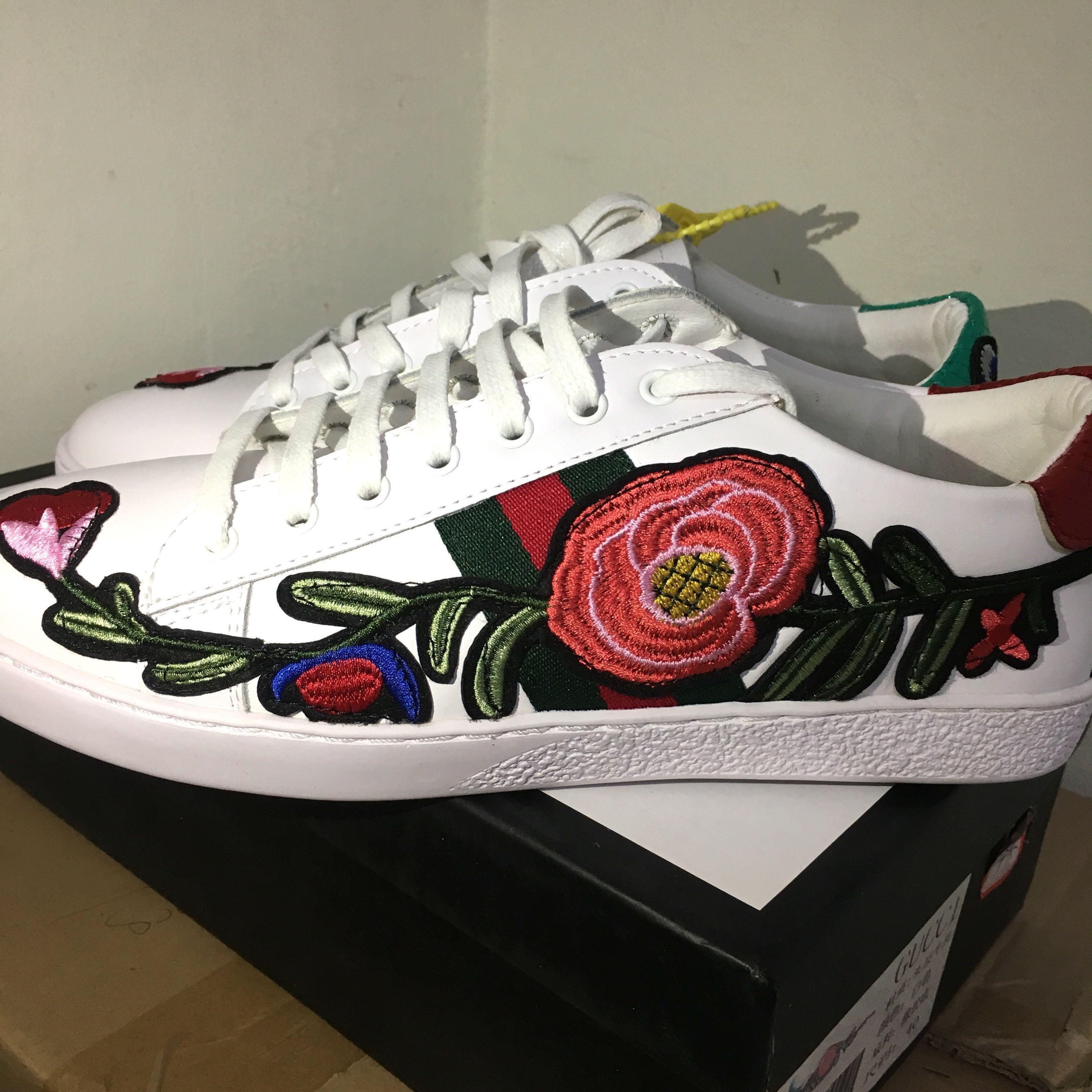INSTOCK gucci ace embroidered rose 