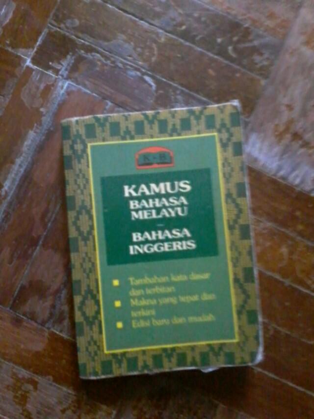 Kamus bahasa melayu- bahasa inggeris, Books & Stationery, Books on 