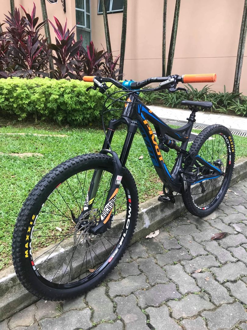 pivot mach 6 carbon