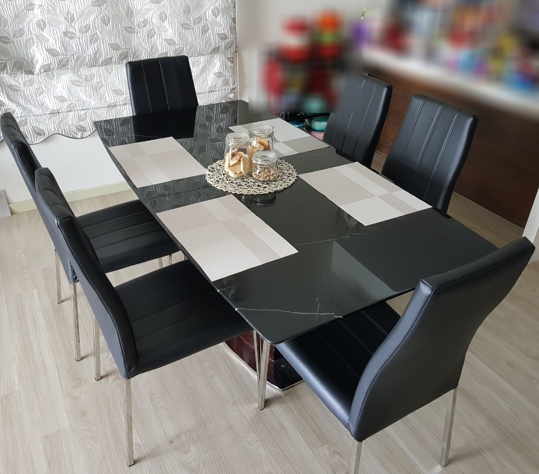 Rozel dining table