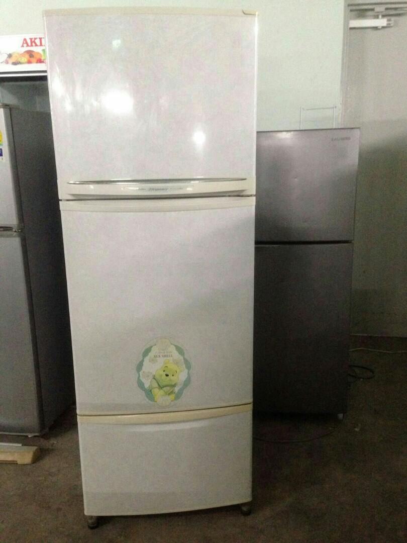 Second hand refrigerator, TV & Home Appliances, Kitchen Appliances