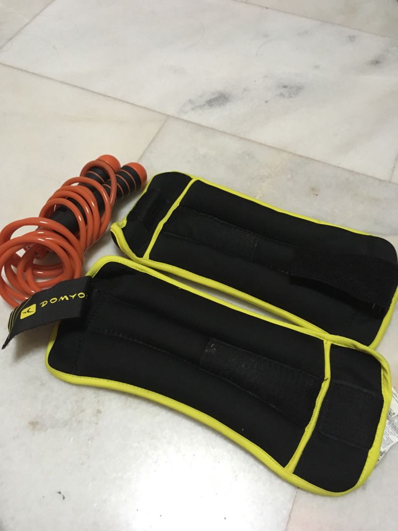(Used) 1kg Ankle and Wrist Weights + Jumping Rope, Sports Equipment