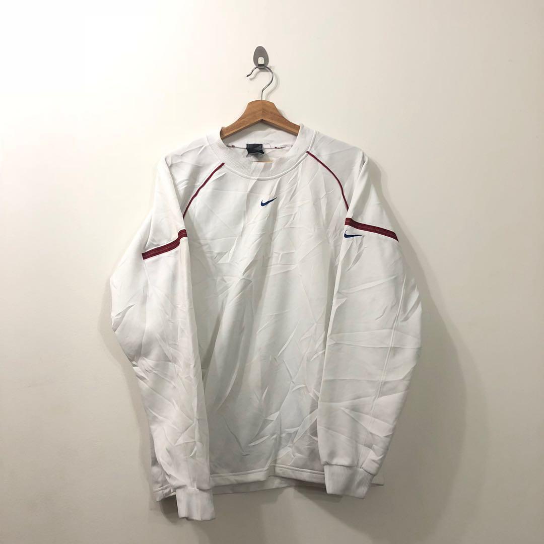 white nike sweater vintage